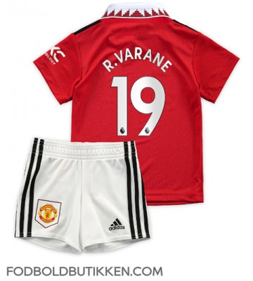 Manchester United Raphael Varane #19 Hjemmebanetrøje Børn 2022-23 Kortærmet (+ Korte bukser)